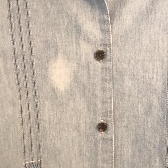 5/$25 Blue Chambray 3/4 Sleeve Blouse by Liz Claiborne - Picture 8 of 8